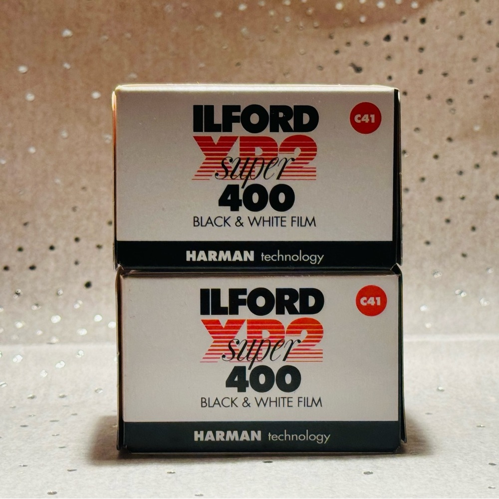 ILFORD XP2 SUPER 400 BLACK & WHITE C-41 PROCESS FILM, 35MM (135 ISO 400)